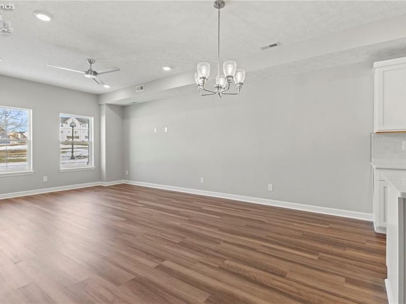 457 Harbor Lane, Lorain, OH 44052 Photo 8