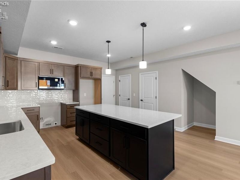 453 Harbor Lane, Lorain, OH 44052 Photo 10