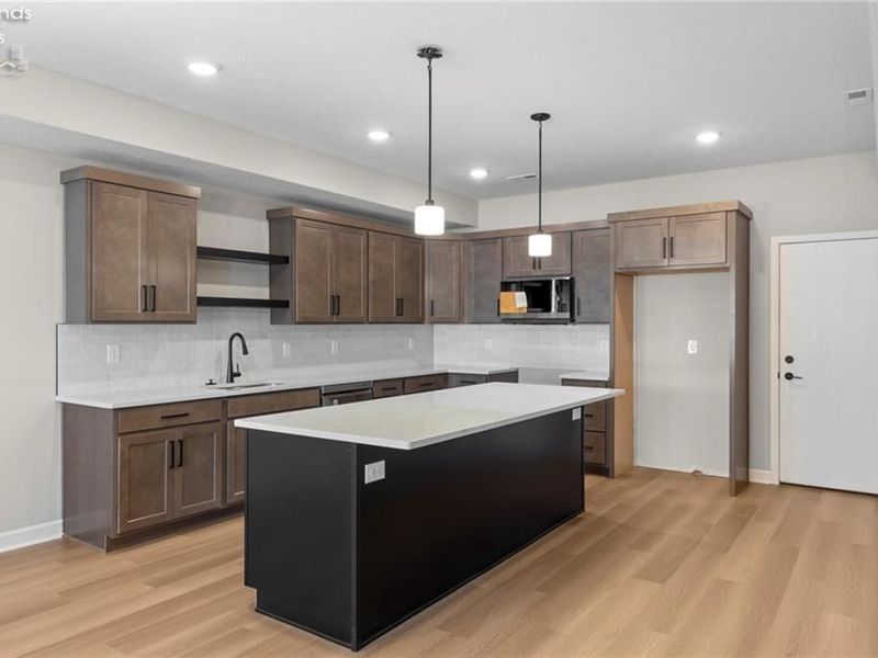 453 Harbor Lane, Lorain, OH 44052 Photo 12