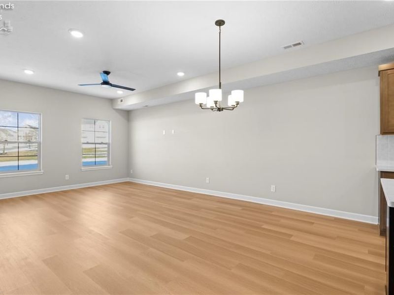 453 Harbor Lane, Lorain, OH 44052 Photo 13