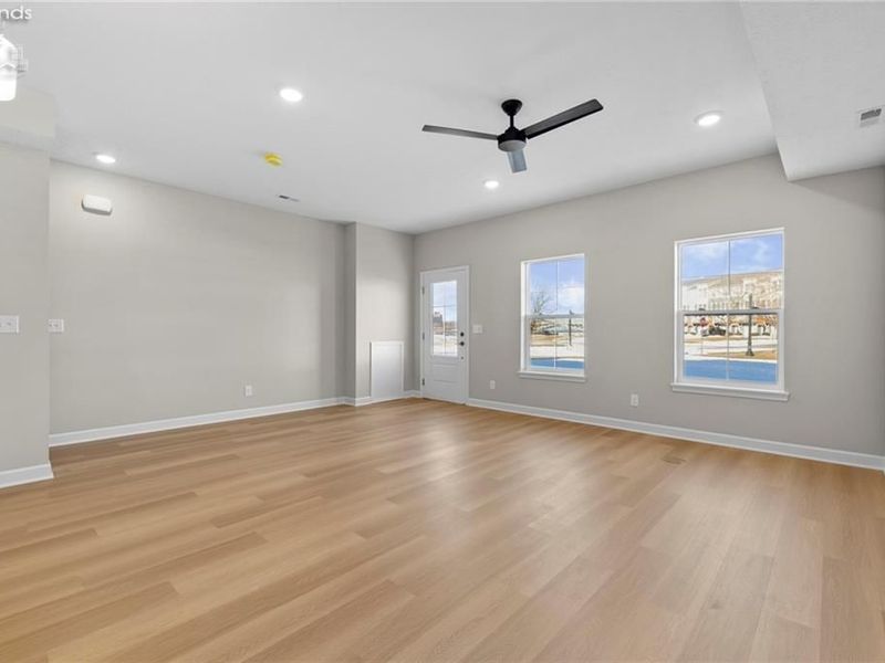 453 Harbor Lane, Lorain, OH 44052 Photo 15