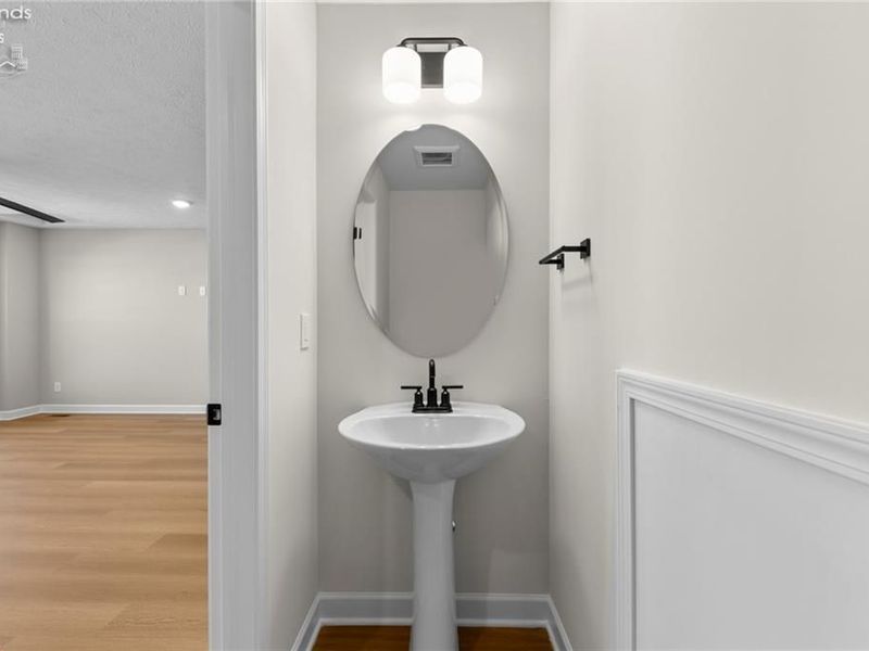 453 Harbor Lane, Lorain, OH 44052 Photo 18