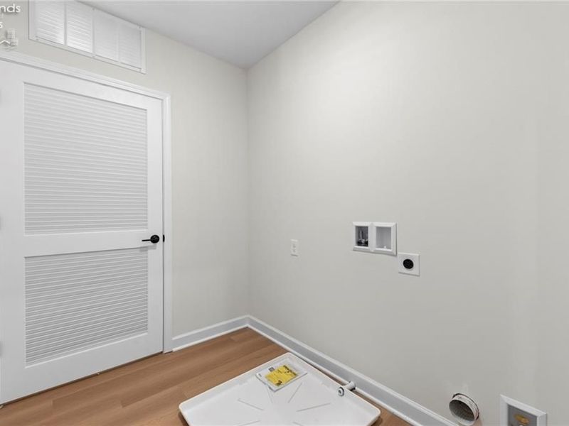 453 Harbor Lane, Lorain, OH 44052 Photo 22