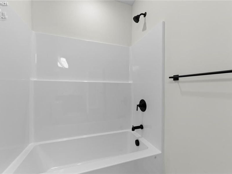 453 Harbor Lane, Lorain, OH 44052 Photo 24