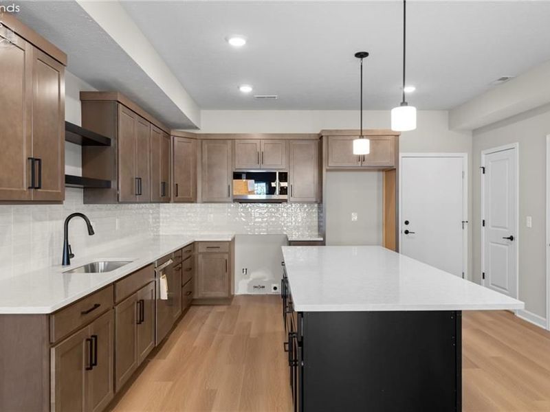 453 Harbor Lane, Lorain, OH 44052 Photo 6