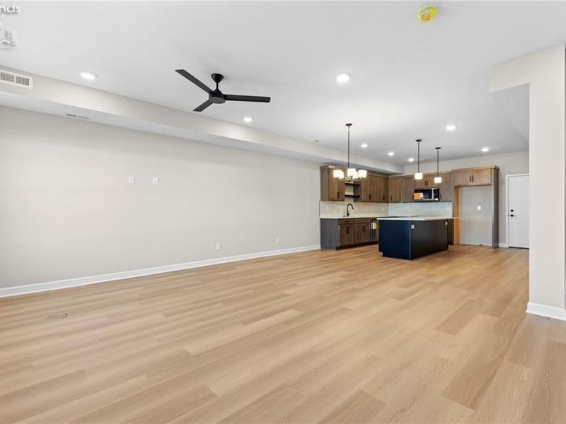 453 Harbor Lane, Lorain, OH 44052 Photo 7