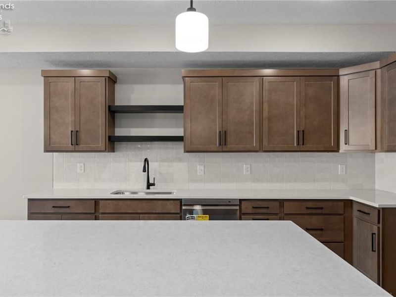 453 Harbor Lane, Lorain, OH 44052 Photo 8