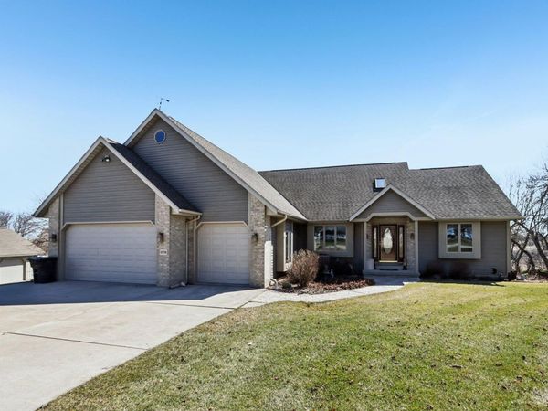 978 N Dewey Ave, Jefferson, WI 53549