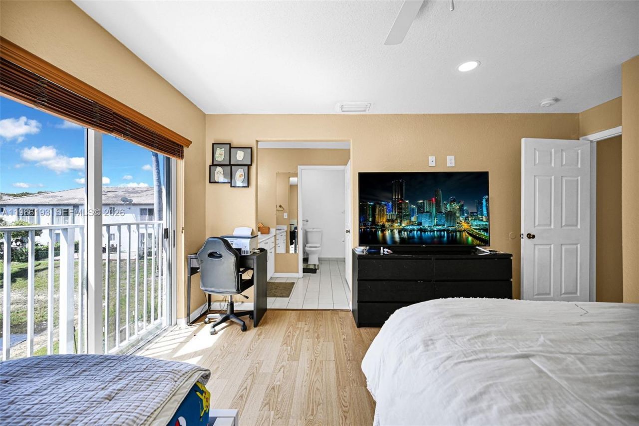 5755 NW 109th Ave, Unit 21, Doral, FL 33178 Photo