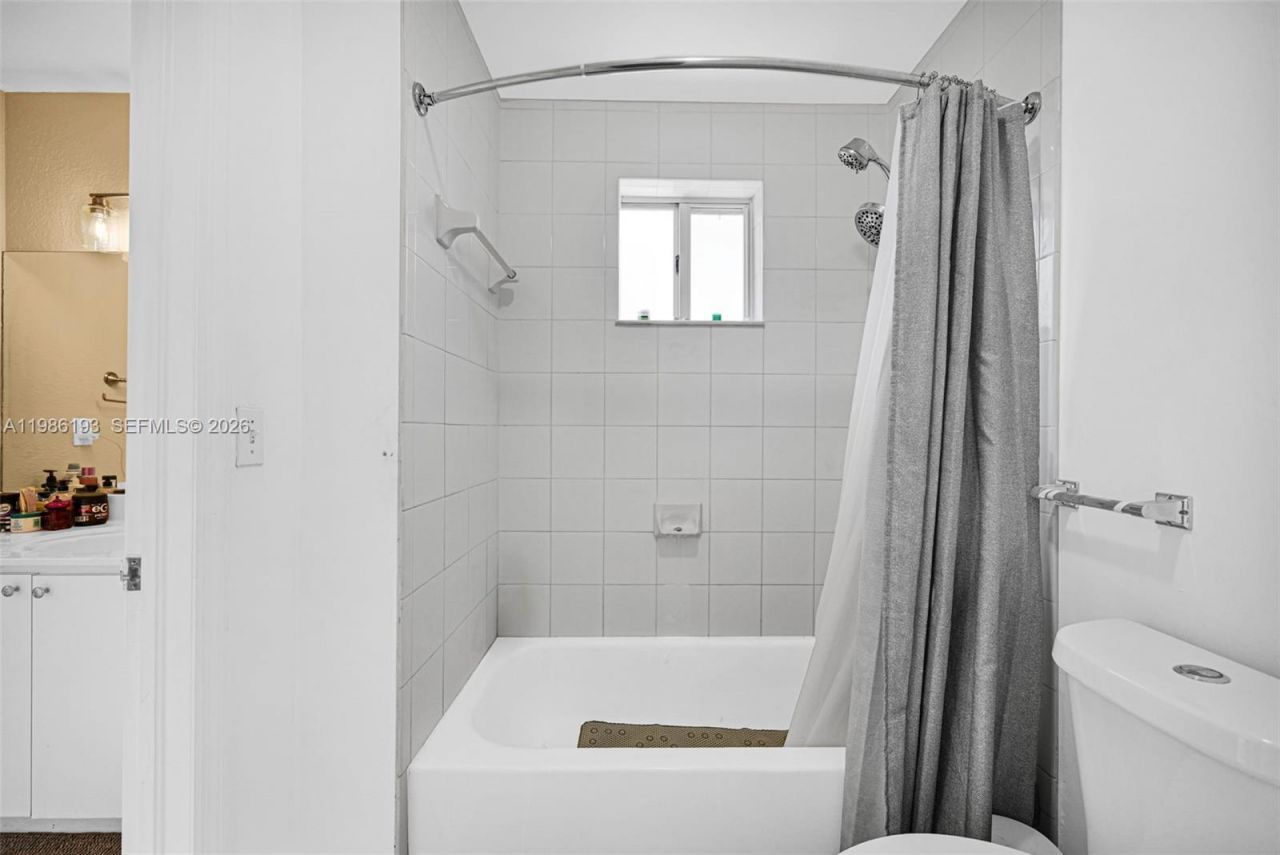 5755 NW 109th Ave, Unit 21, Doral, FL 33178 Photo