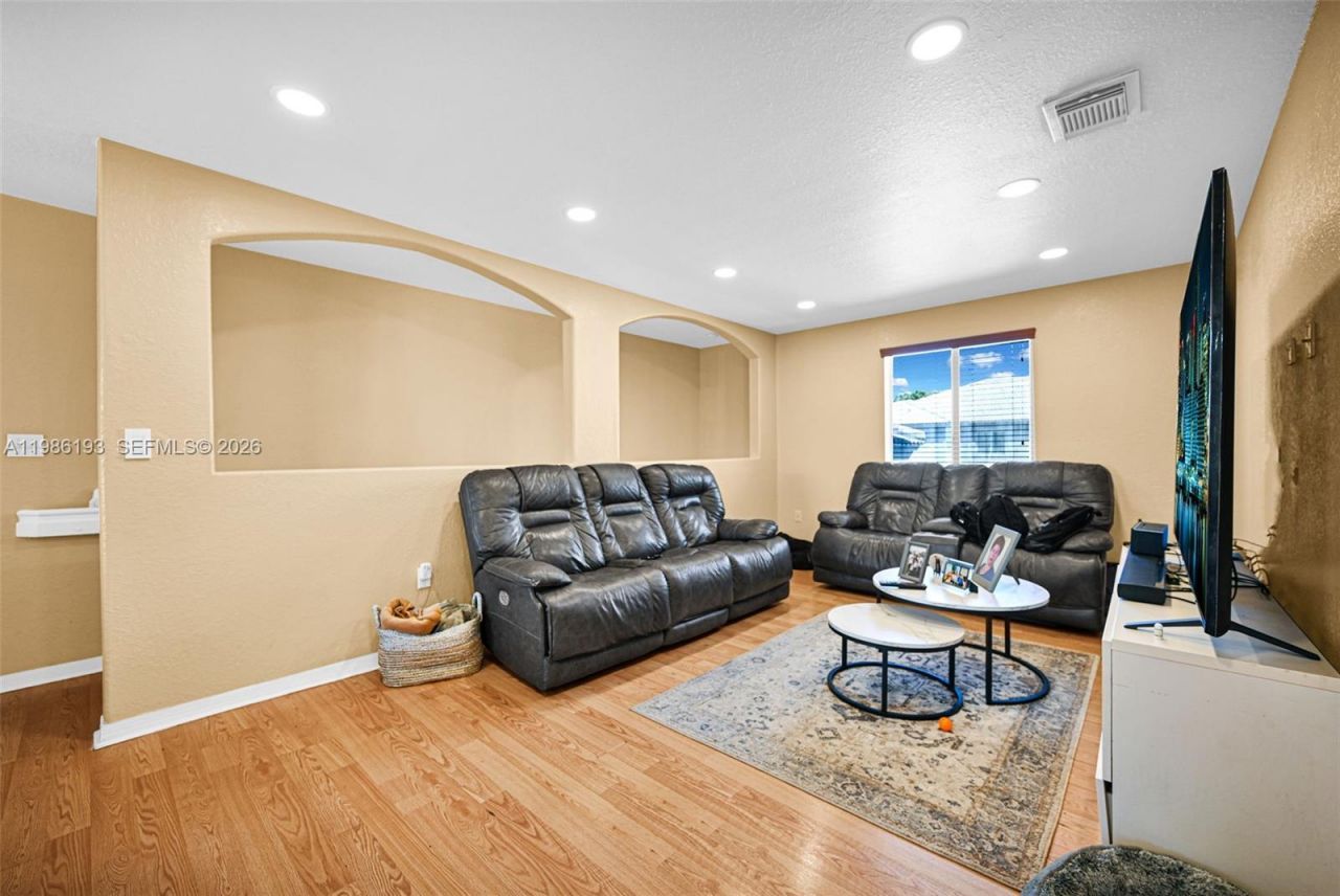5755 NW 109th Ave, Unit 21, Doral, FL 33178 Photo