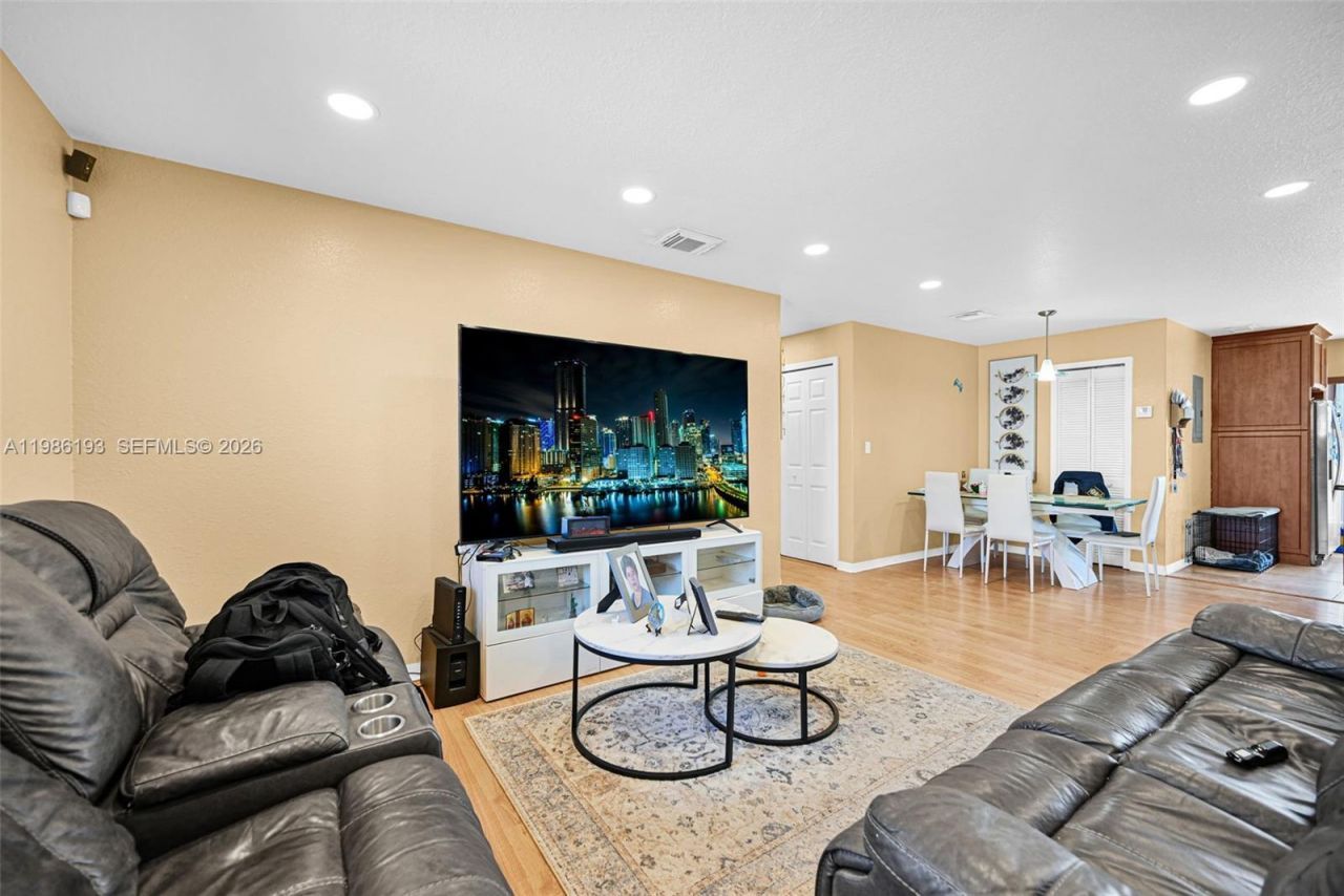 5755 NW 109th Ave, Unit 21, Doral, FL 33178 Photo