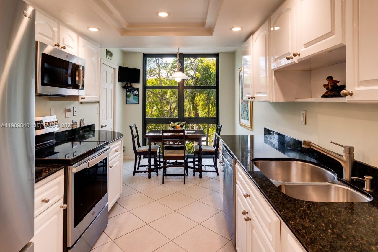 1121 Crandon Blvd, Unit F206, Key Biscayne, FL 33149 Photo