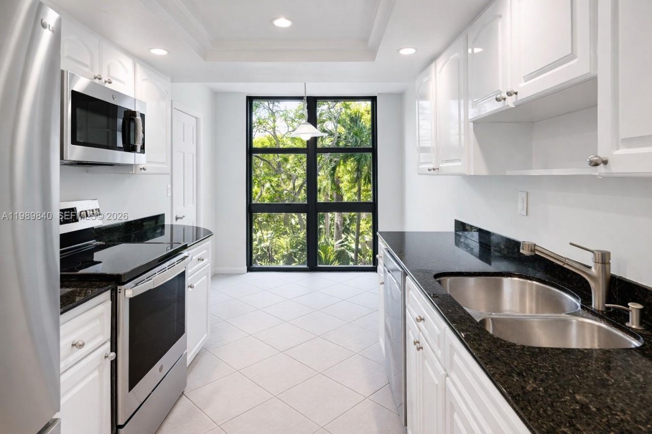 1121 Crandon Blvd, Unit F206, Key Biscayne, FL 33149 Photo