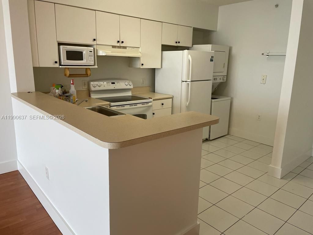 5099 NW 7th St, Unit 703, Miami, FL 33126 Photo