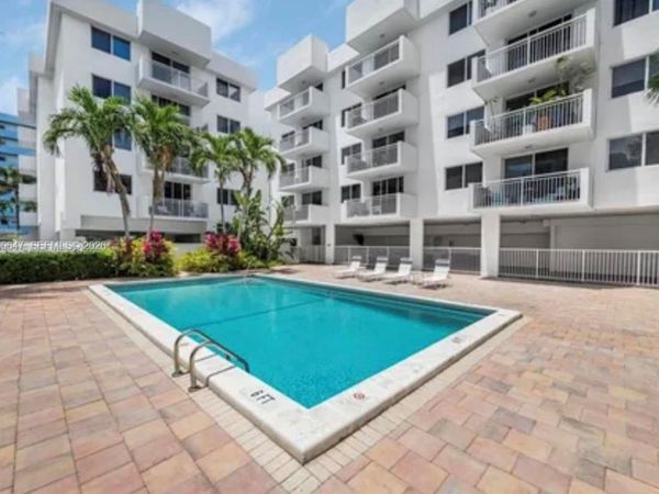 1665 Bay Rd , Unit 421, Miami Beach, FL 33139