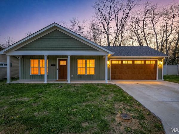 131 N Alexander Street, Farmington, MO 63640