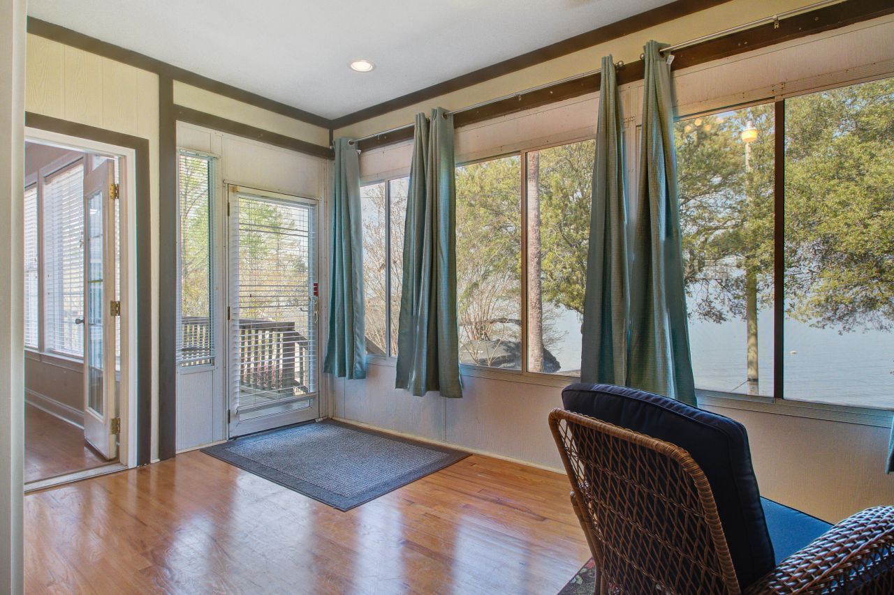 194 Waterfront Drive Photo 12