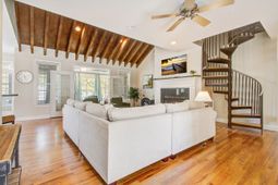 194 Waterfront Drive photo 4