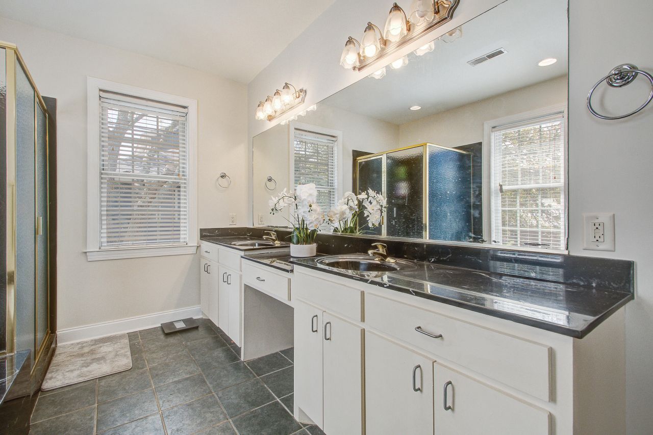 194 Waterfront Drive Photo 32