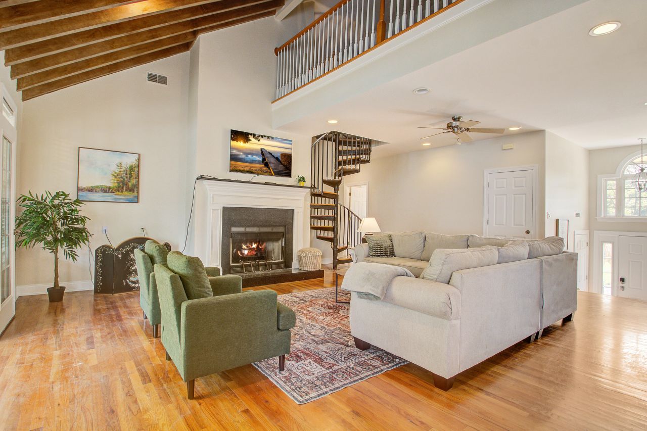 194 Waterfront Drive Photo 5