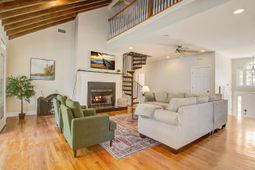 194 Waterfront Drive photo 4