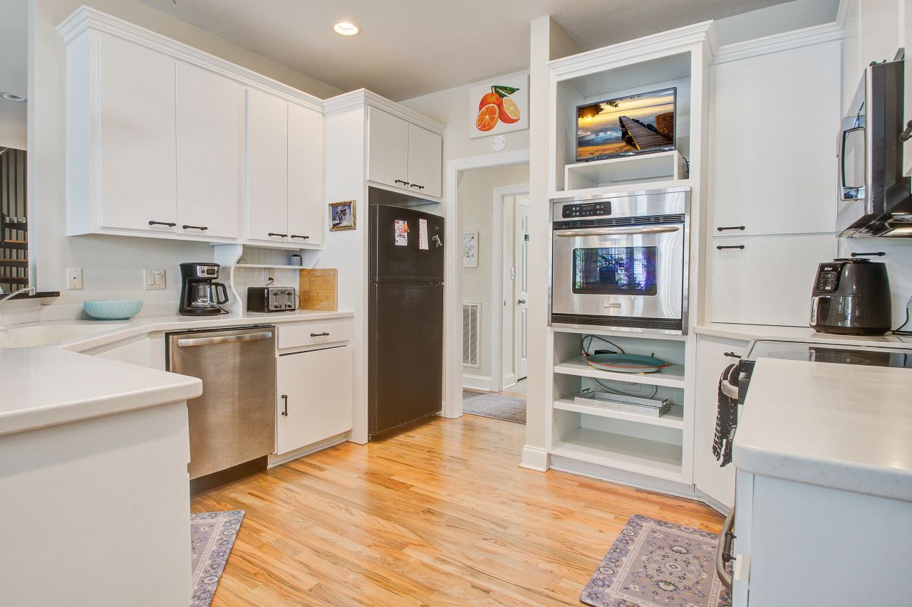 194 Waterfront Drive Photo 7