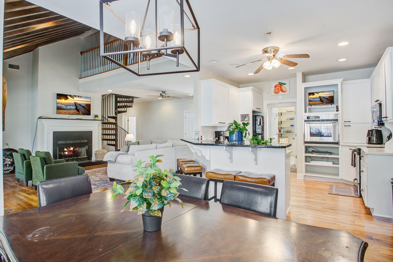 194 Waterfront Drive Photo 9