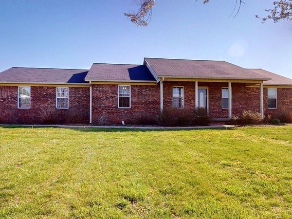 1643 Templeton Loop , Newbern, TN 38059