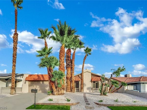 425 Blue River Drive , Las Vegas, NV 89107