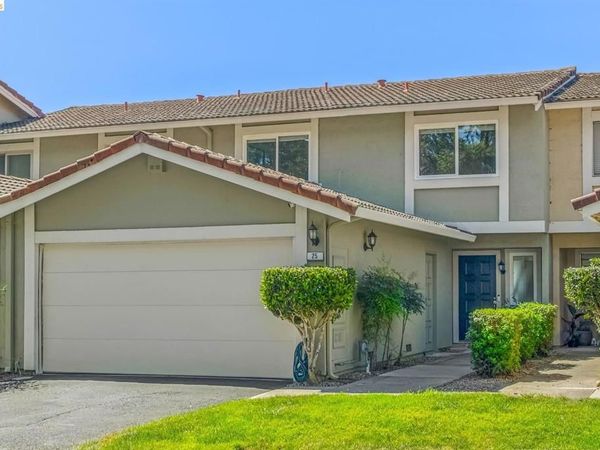 25 Graeagle, Oakland, CA 94605