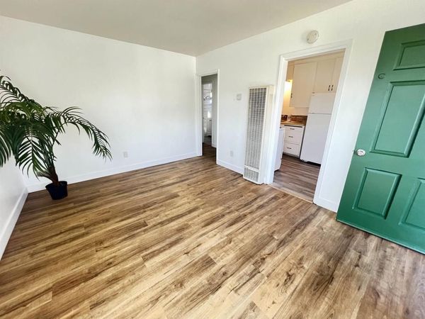 4064 Oakcrest Dr, San Diego, CA 92105