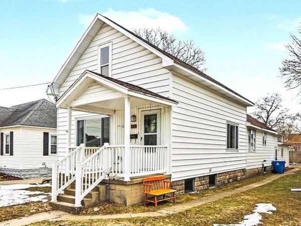 289 6th Street, Manistee, MI 49660