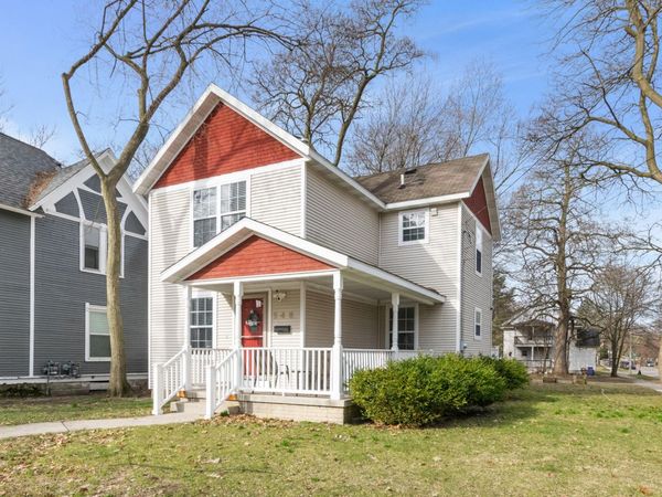 548 Adams Street SE, Grand Rapids, MI 49507