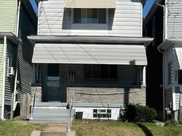 741 Waddell Ave, Clairton, PA 15025