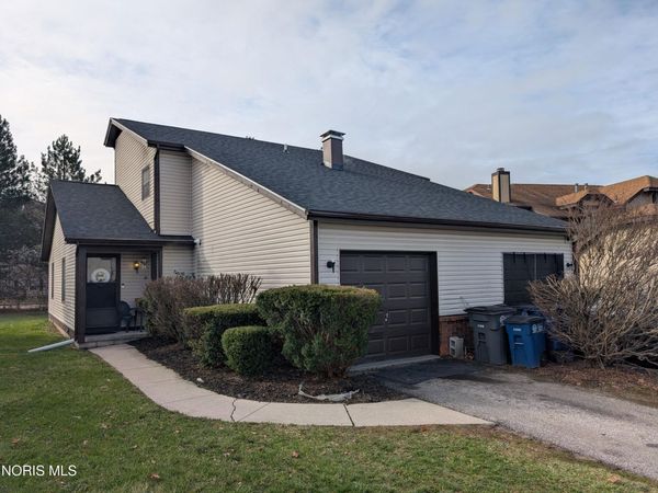 1168 Country Creek Lane , Toledo, OH 43615