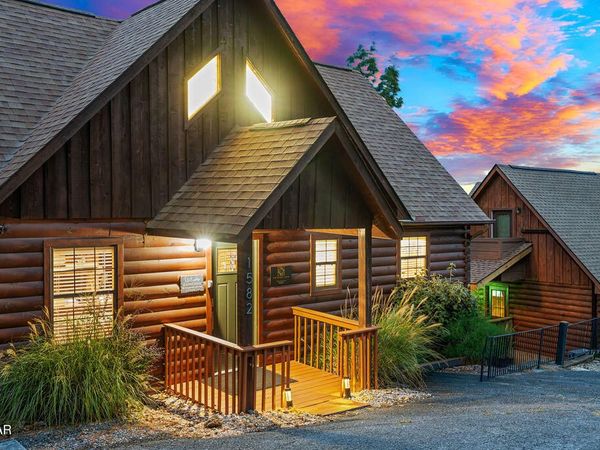 1582 Bears Den Way, Sevierville, TN 37862