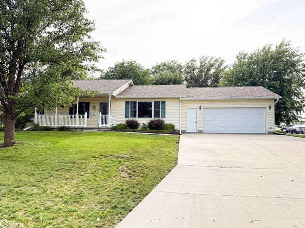 825 N 13Th Street, Chariton, IA 50049
