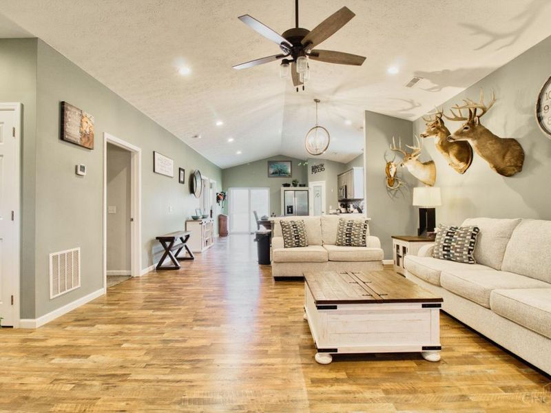 118 N Oklahoma Drive, Jefferson Twp, OH 45171 Photo 2