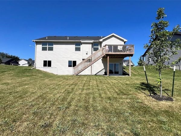 3012 Crest View Circle, Norwalk, IA 50211