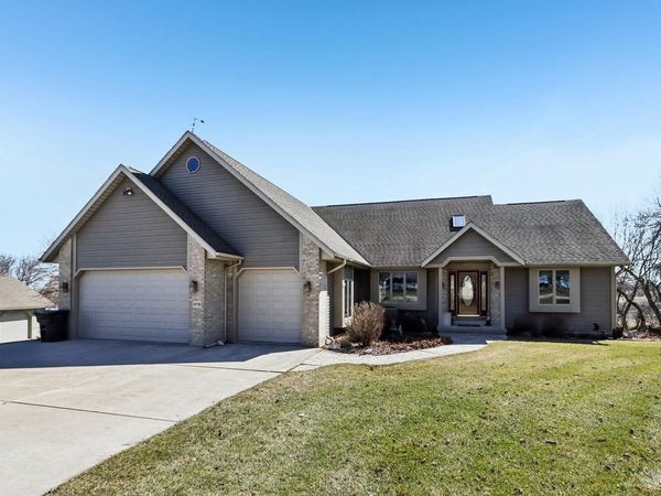 978 Dewey AVENUE, Jefferson, WI 53549