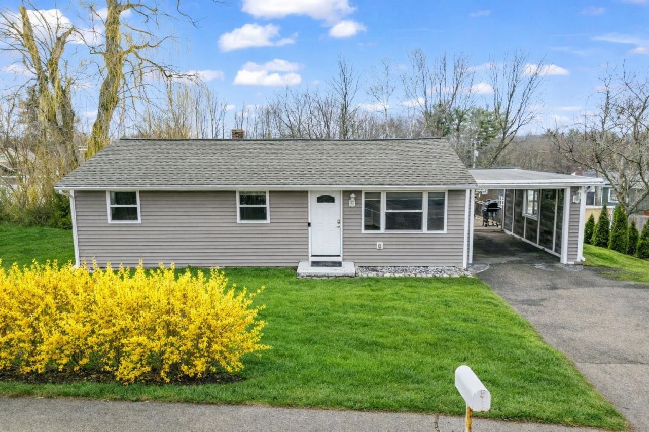 370 Huse Road, Manchester, NH 03103 Main Photo