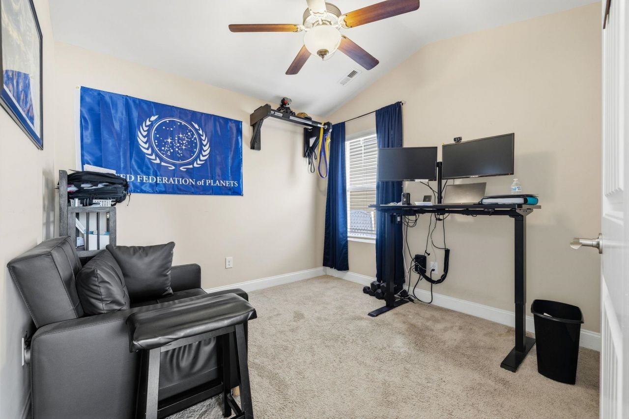 373 Sun Colony Blvd. Photo 17