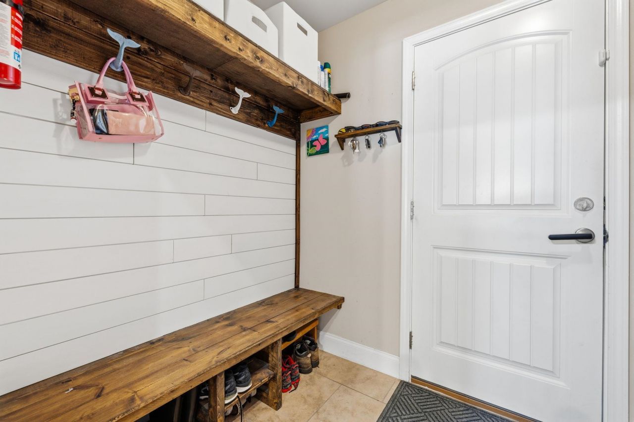 373 Sun Colony Blvd. Photo 20