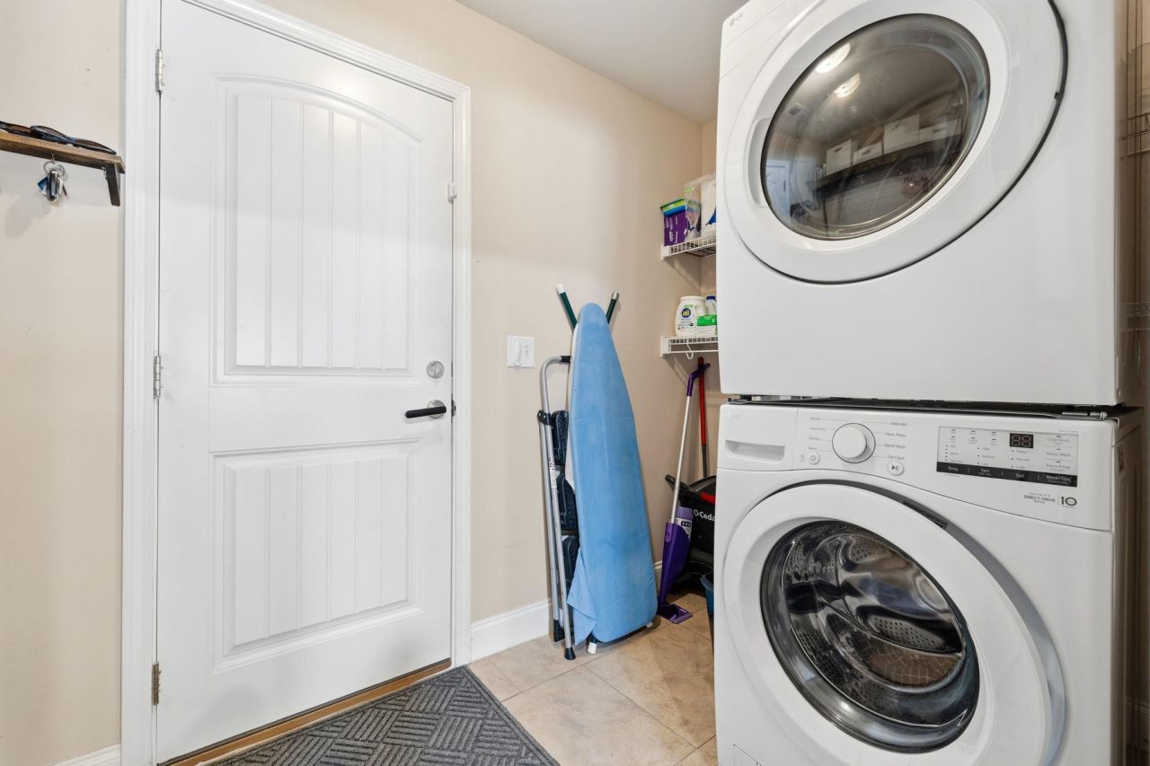 373 Sun Colony Blvd. Photo 21