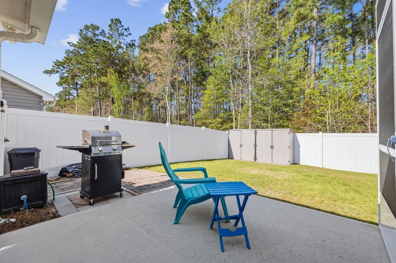 373 Sun Colony Blvd. Photo 24