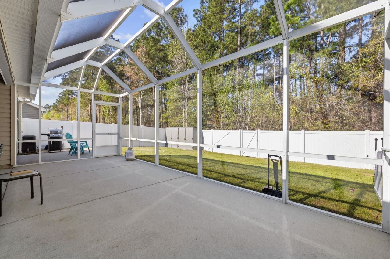 373 Sun Colony Blvd. Photo 26