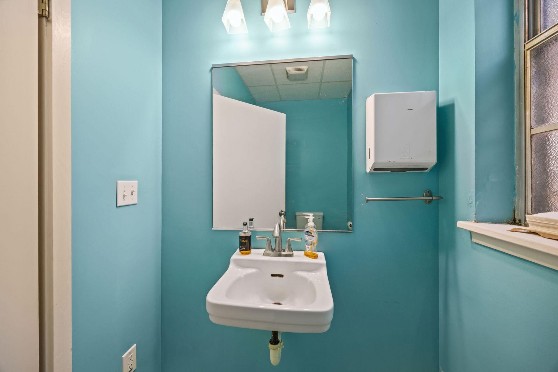 112 Bull Street  Photo 17