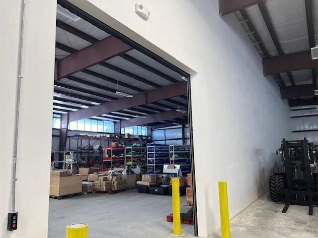 7635-7641 Sandlapper Parkway  Photo 11