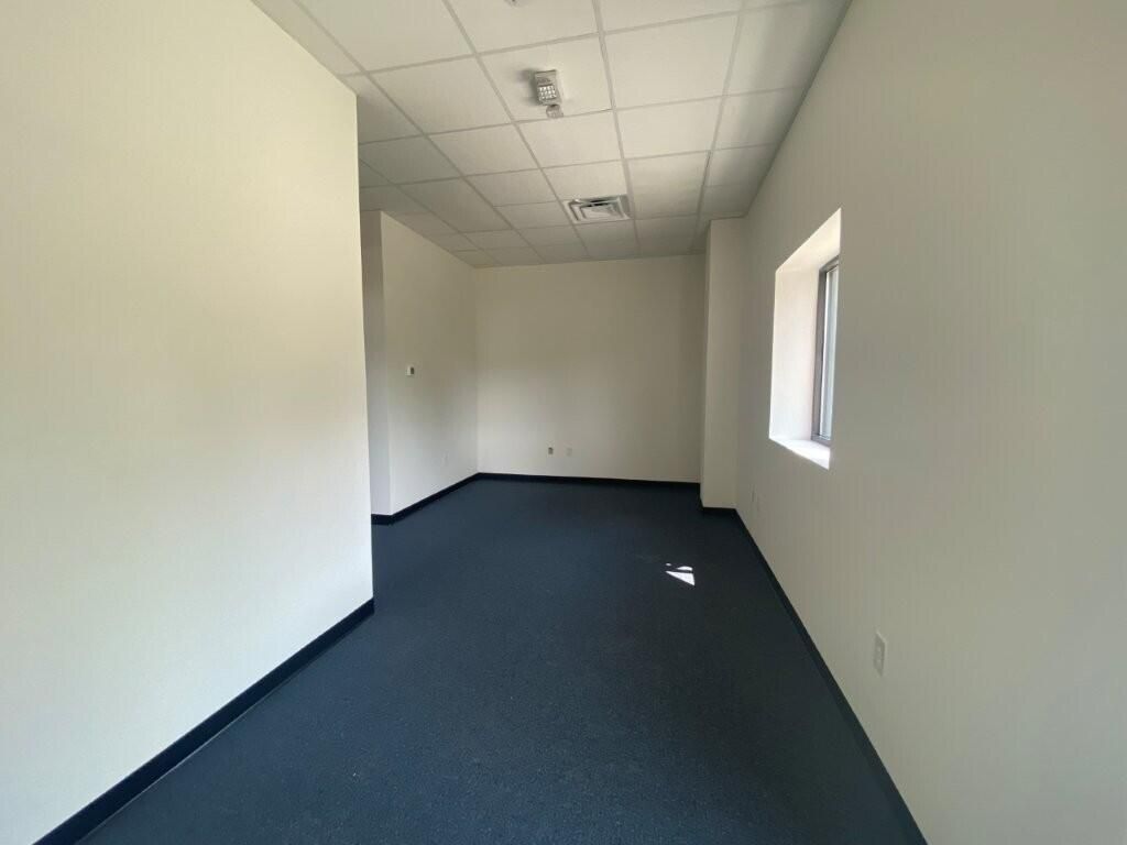 7635-7641 Sandlapper Parkway  Photo 6